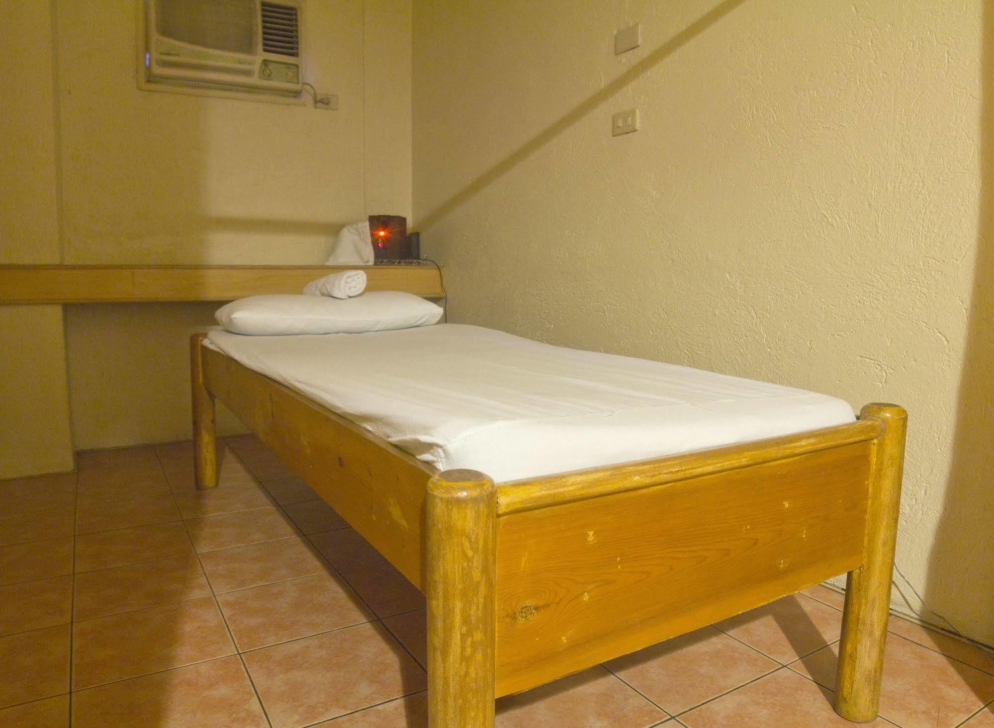Nichols Airport Hotel Paranaque City Extérieur photo
